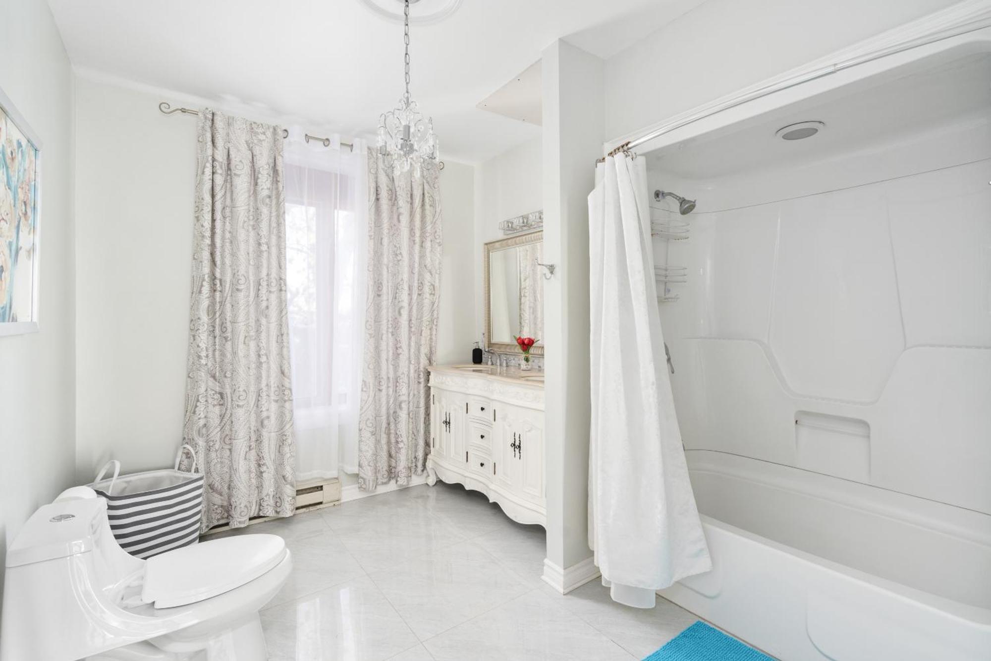 Centennial 6-Bedroom Waterfront Palace Sleeps 14 Montreal Ngoại thất bức ảnh