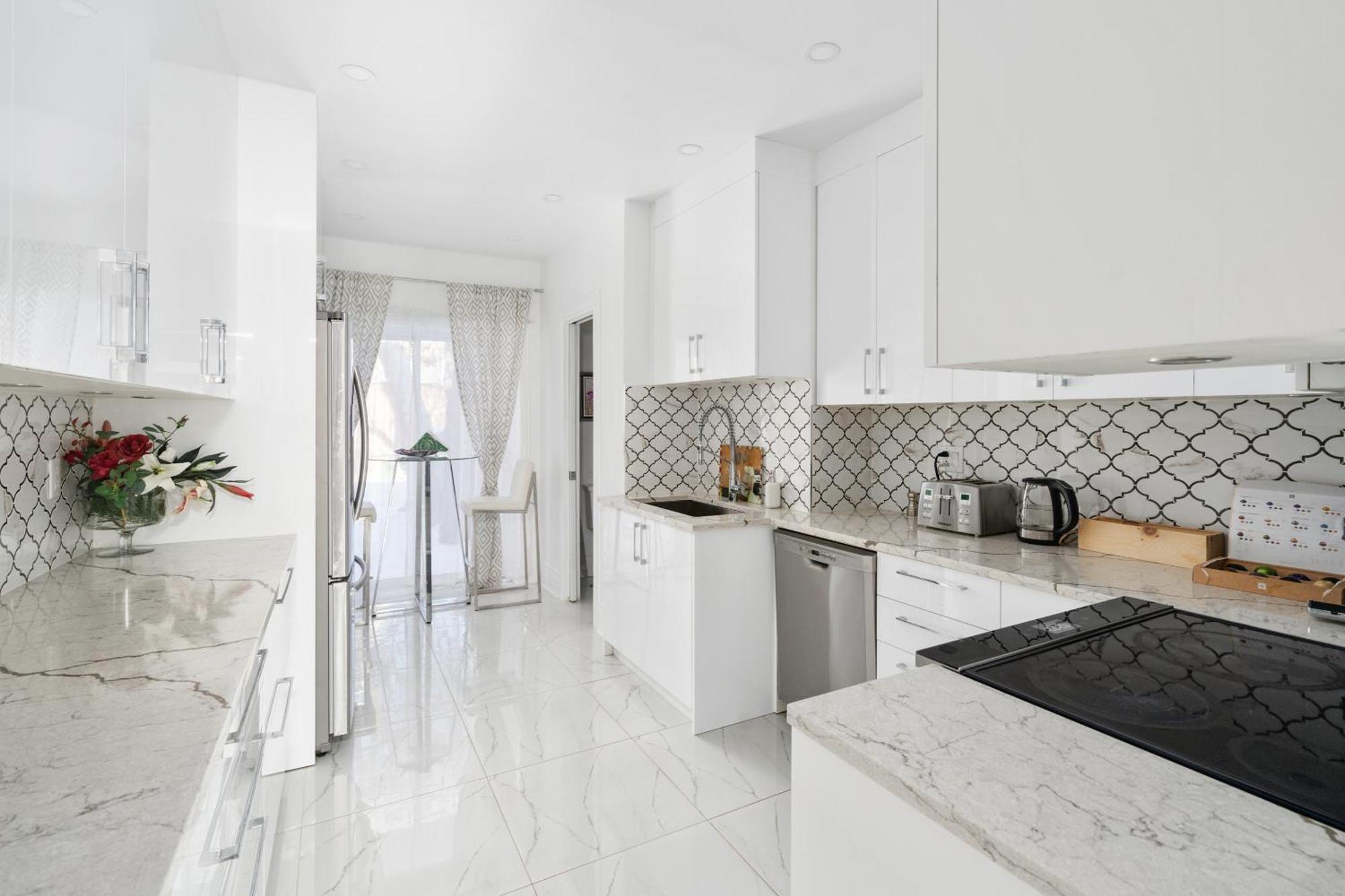 Centennial 6-Bedroom Waterfront Palace Sleeps 14 Montreal Ngoại thất bức ảnh